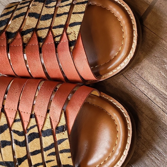 Crown Vintage Animal Print Cow Hair and Coral Leather Sandal Slides, 7.5 - Picture 5 of 11